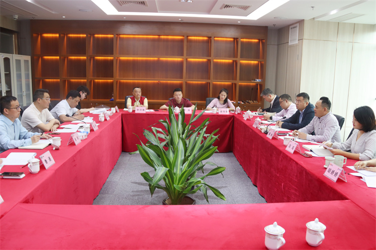 鄧華應(yīng)邀前往廣弘百創(chuàng)供應(yīng)鏈服務(wù)（海南）有限公司、南海商品交易中心洽談合作事宜
